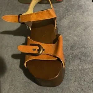 Retro sandals from the 1970s never used great shape called pop-ups
